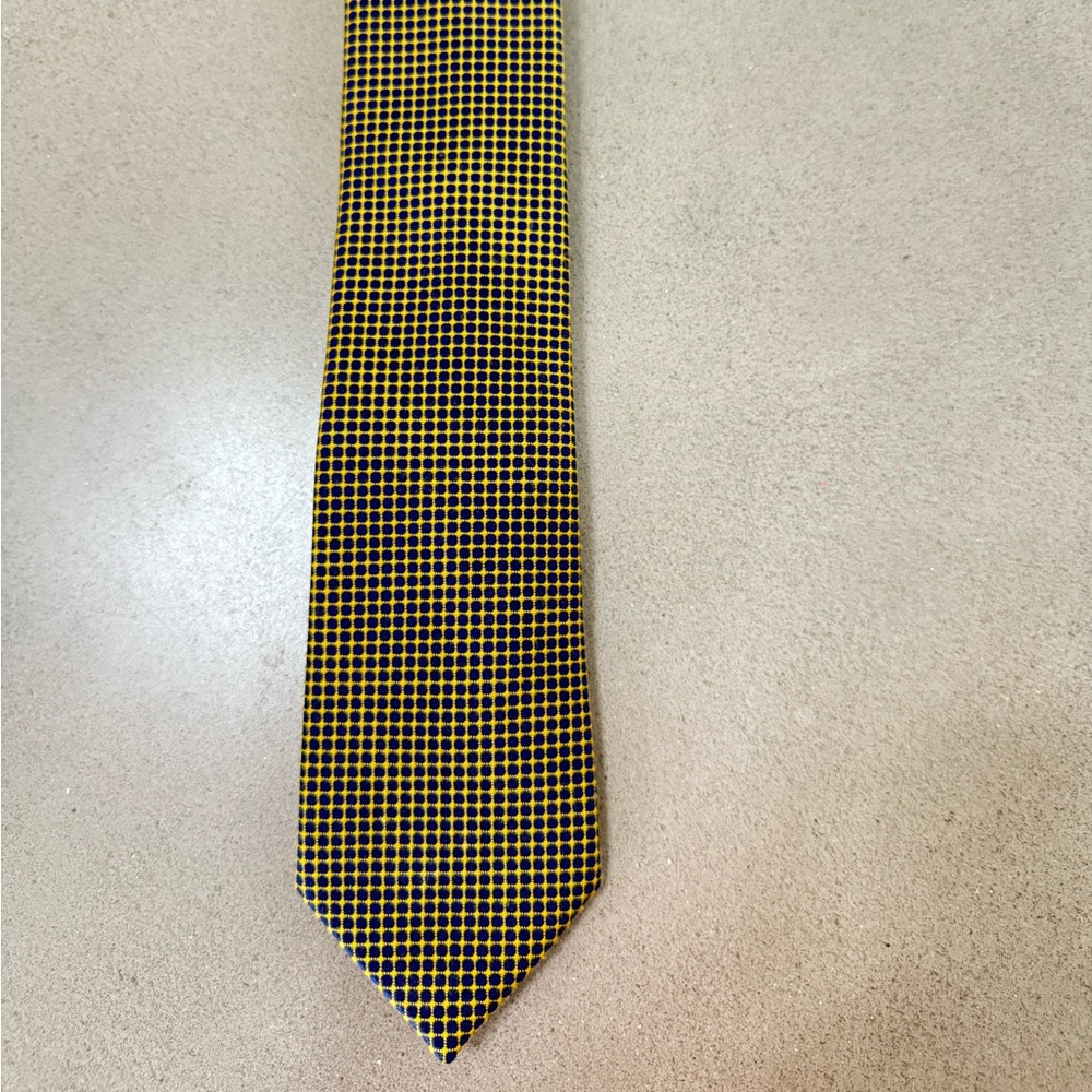 Charvet Yellow and Navy polka dot Patterned Tie. Excellent like new condition